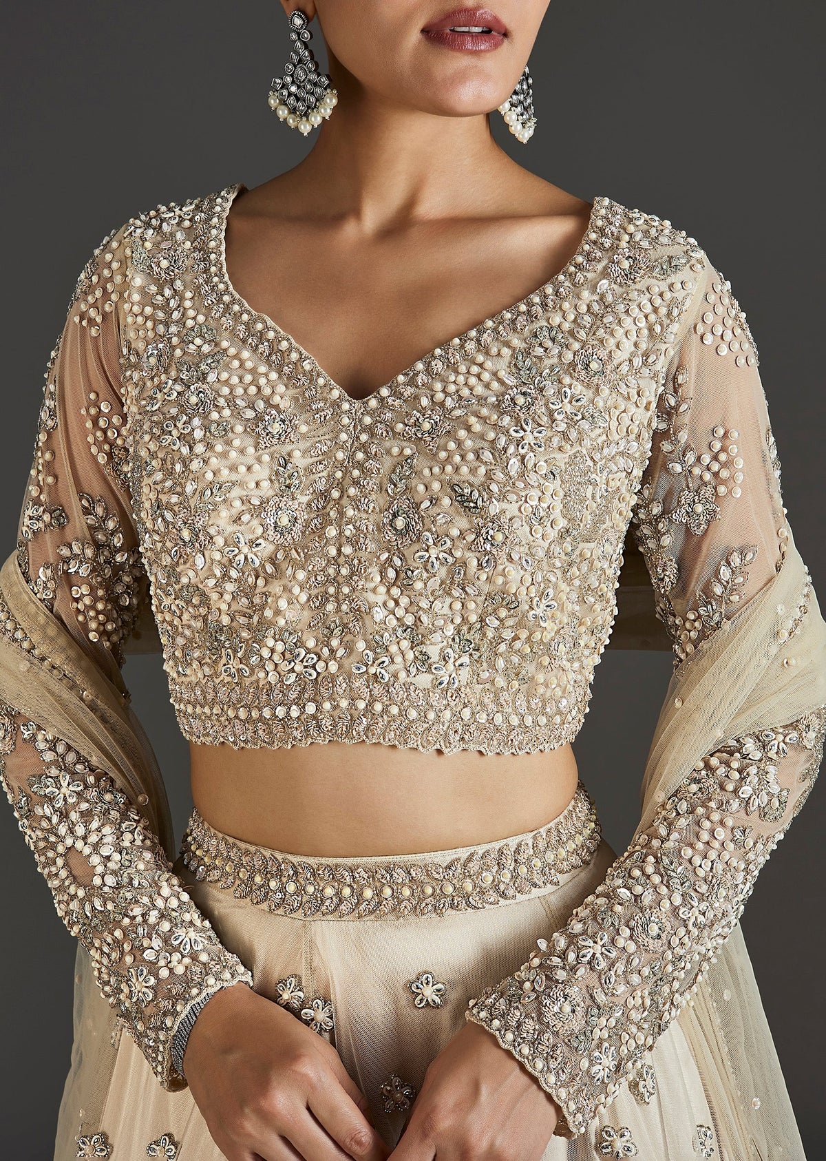 Off White Glamour With Modern Sparkle