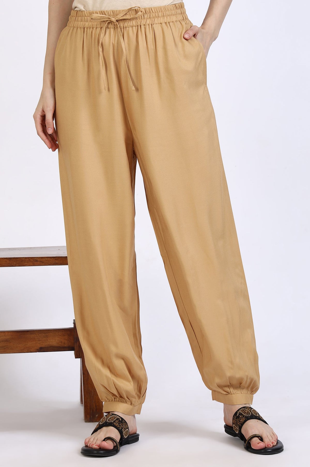 Elleven Women's Gold Solid Gathered Harem Pants